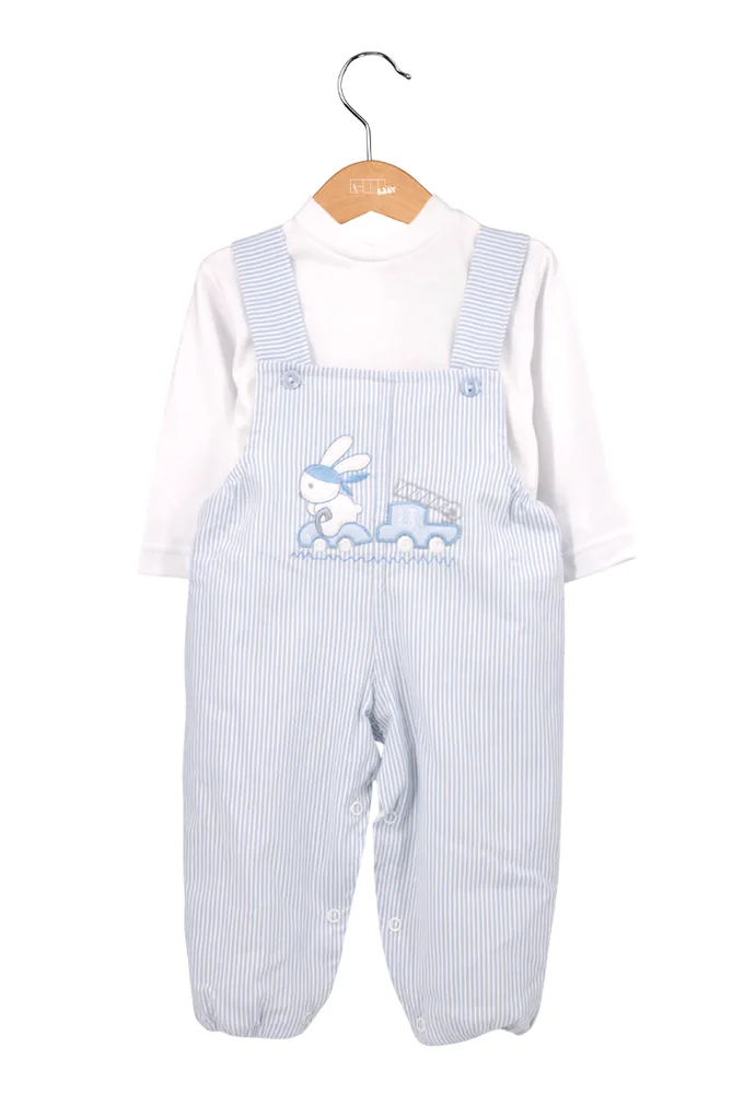 Baby-Latz mit Baumwollpullover 