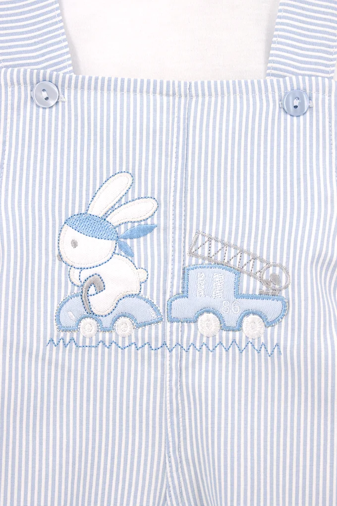 Baby-Latz mit Baumwollpullover 